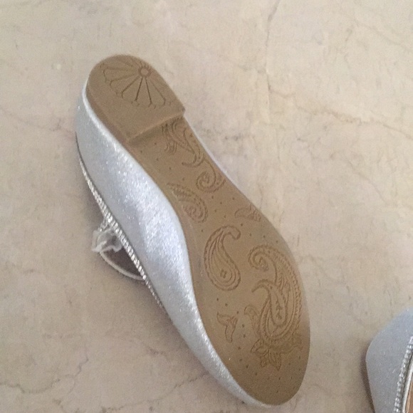 Shoes - Picture 2 of 4